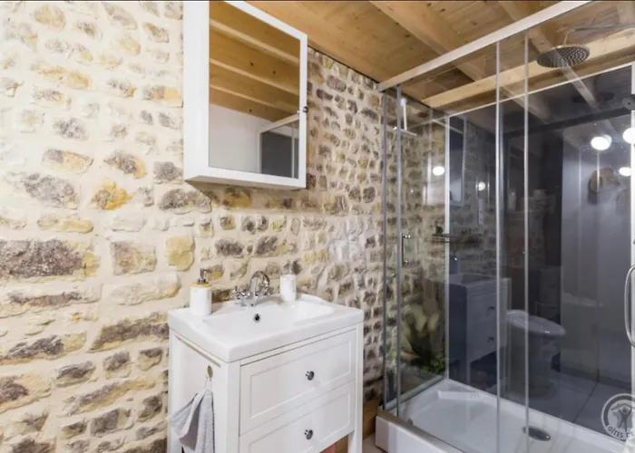 Pensión Le Refuge De L'hortensia 2 3*